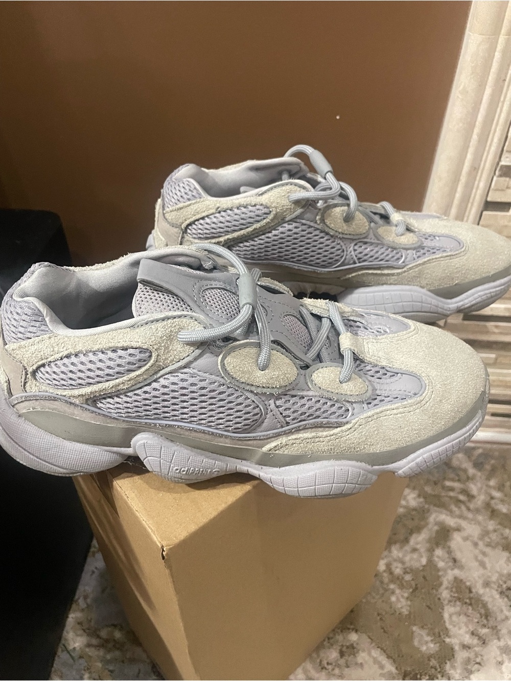 Yeezy 500 Stone men’s size 8
